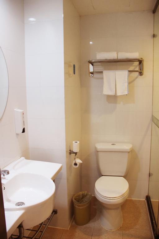 Hanting Hotel Shenyang Tiexi Furniture City Номер фото