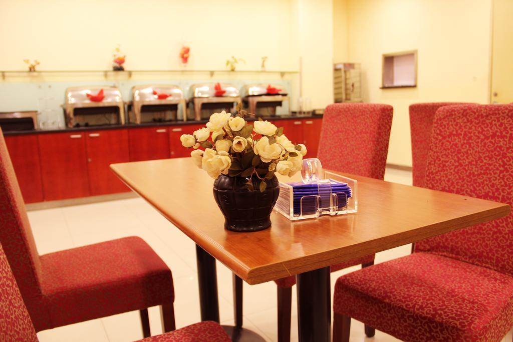 Hanting Hotel Shenyang Tiexi Furniture City Экстерьер фото